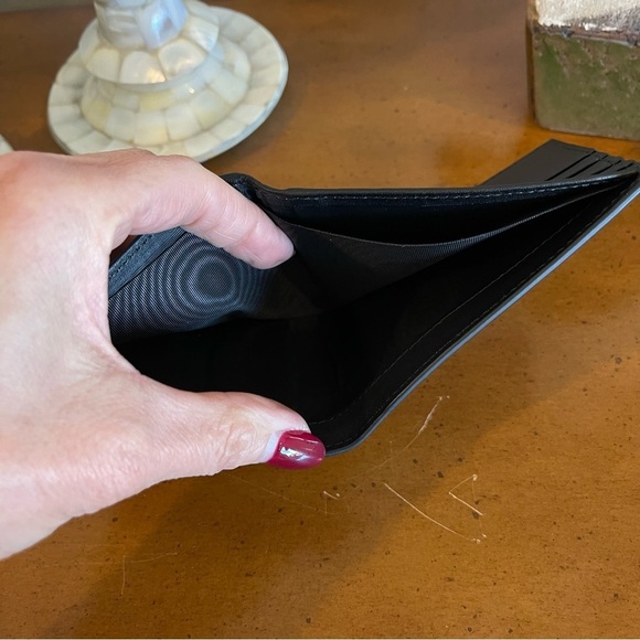 NEW Gucci Bifold Wallet Coated Canvas and Leather - Picture 3 of 10